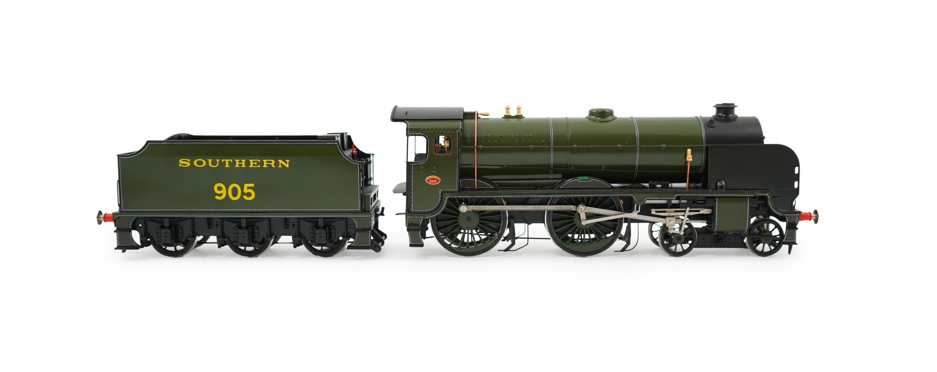 An 0 Gauge Finescale Brass model of Southern Railway Schools Class, Tonbridge 905, 4-4-0 tender locomotive, powered for two rail operation.